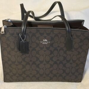 Coach Signature Nine Tote Bag